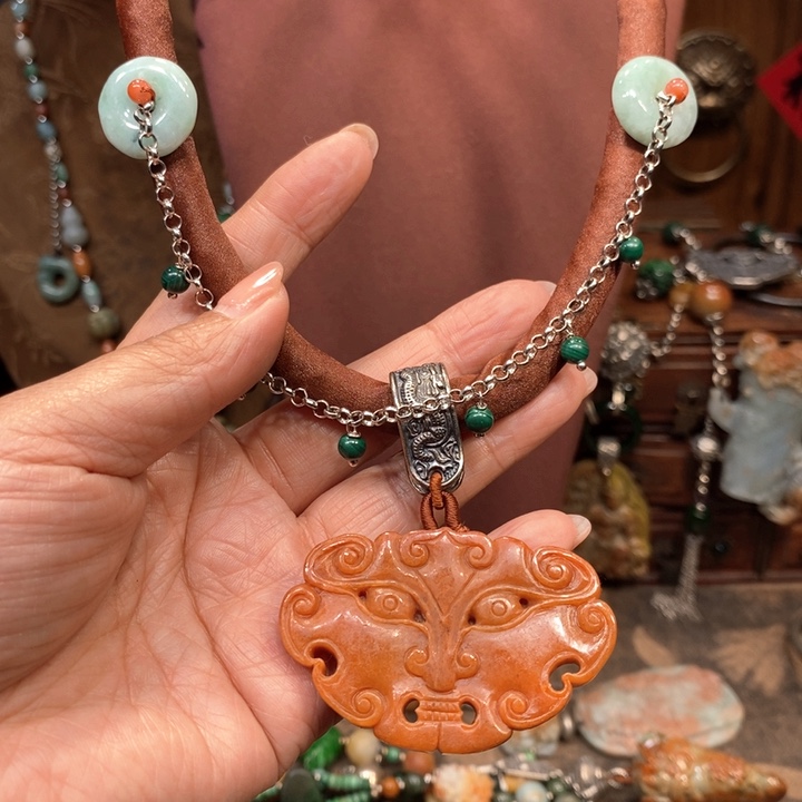 翡翠吊坠(赠链)未镶嵌