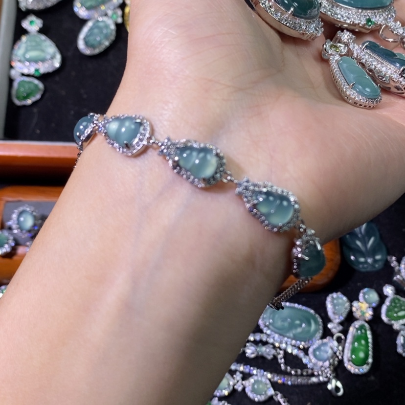 【闪购商品】翡翠颈饰未镶嵌天然