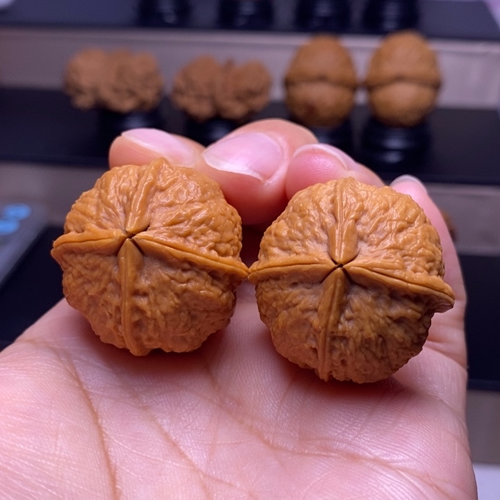 文玩核桃把件小四喜四楞41