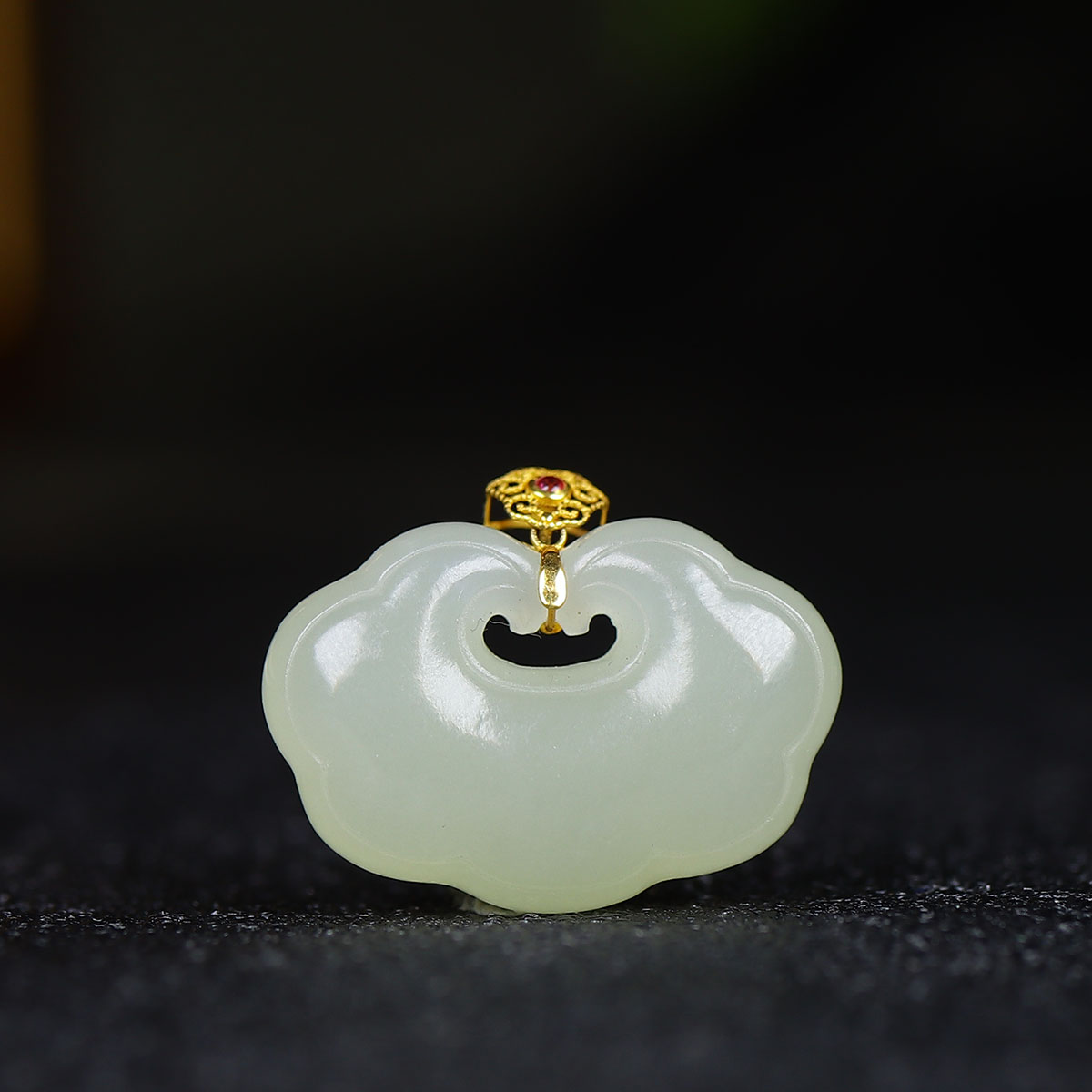 1220151和田玉如意挂件