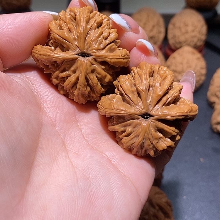把件文玩核桃羡*40.5蓟县粗筋虎头