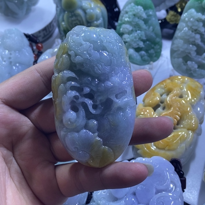 翡翠未镶嵌把件龙