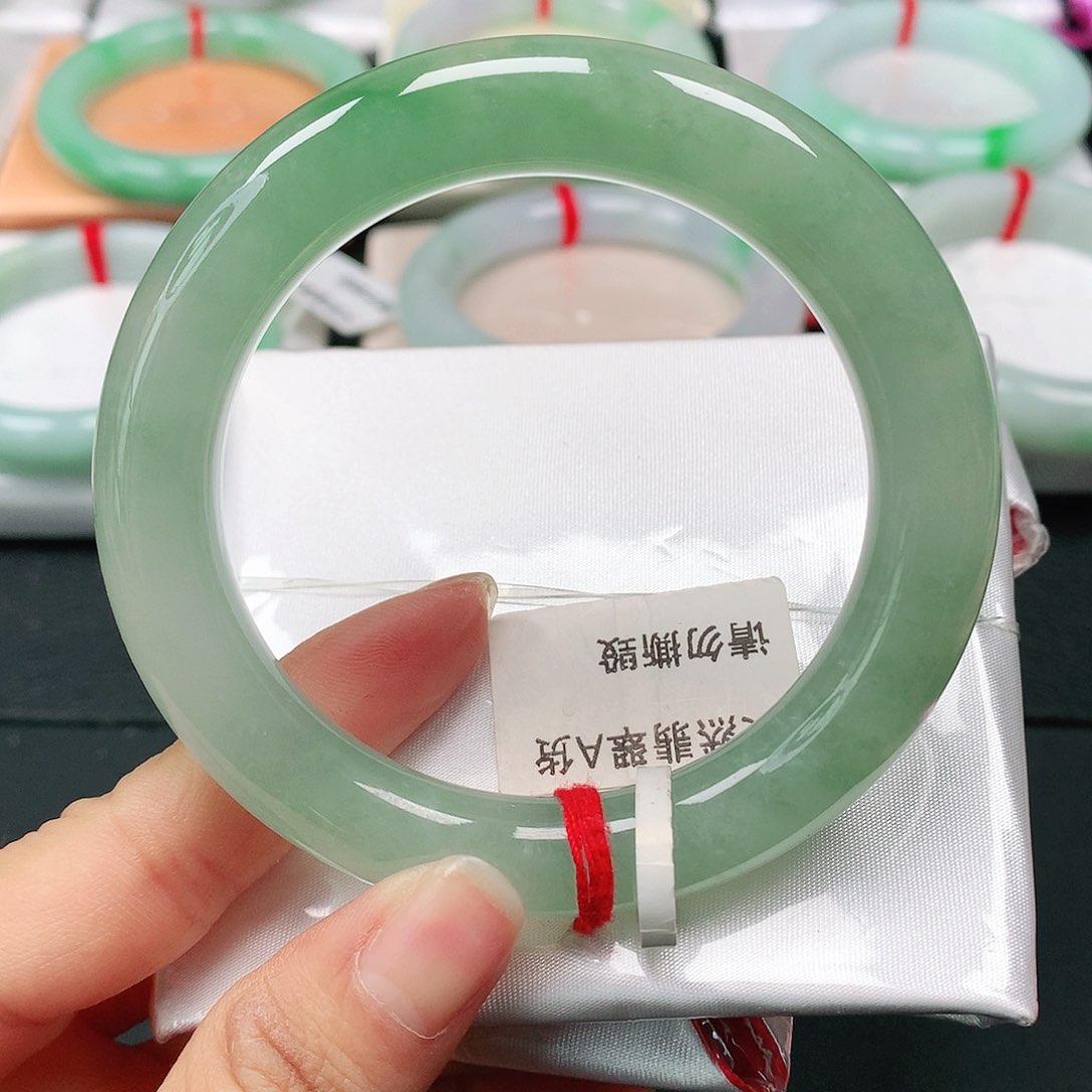 翡翠手镯（圆镯）未镶嵌天然翡翠手镯54