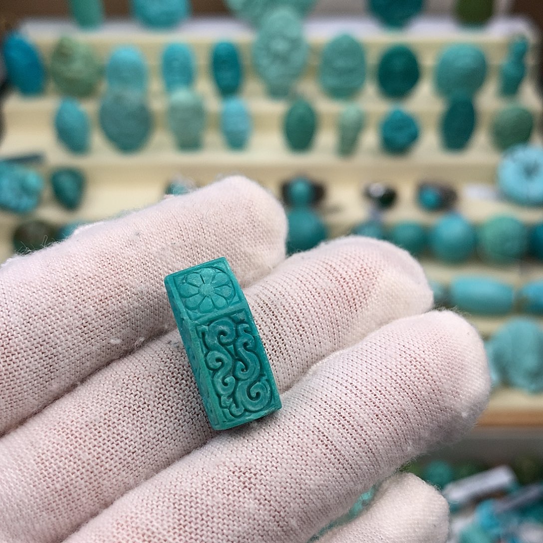 绿松石未镶嵌珠宝奇石