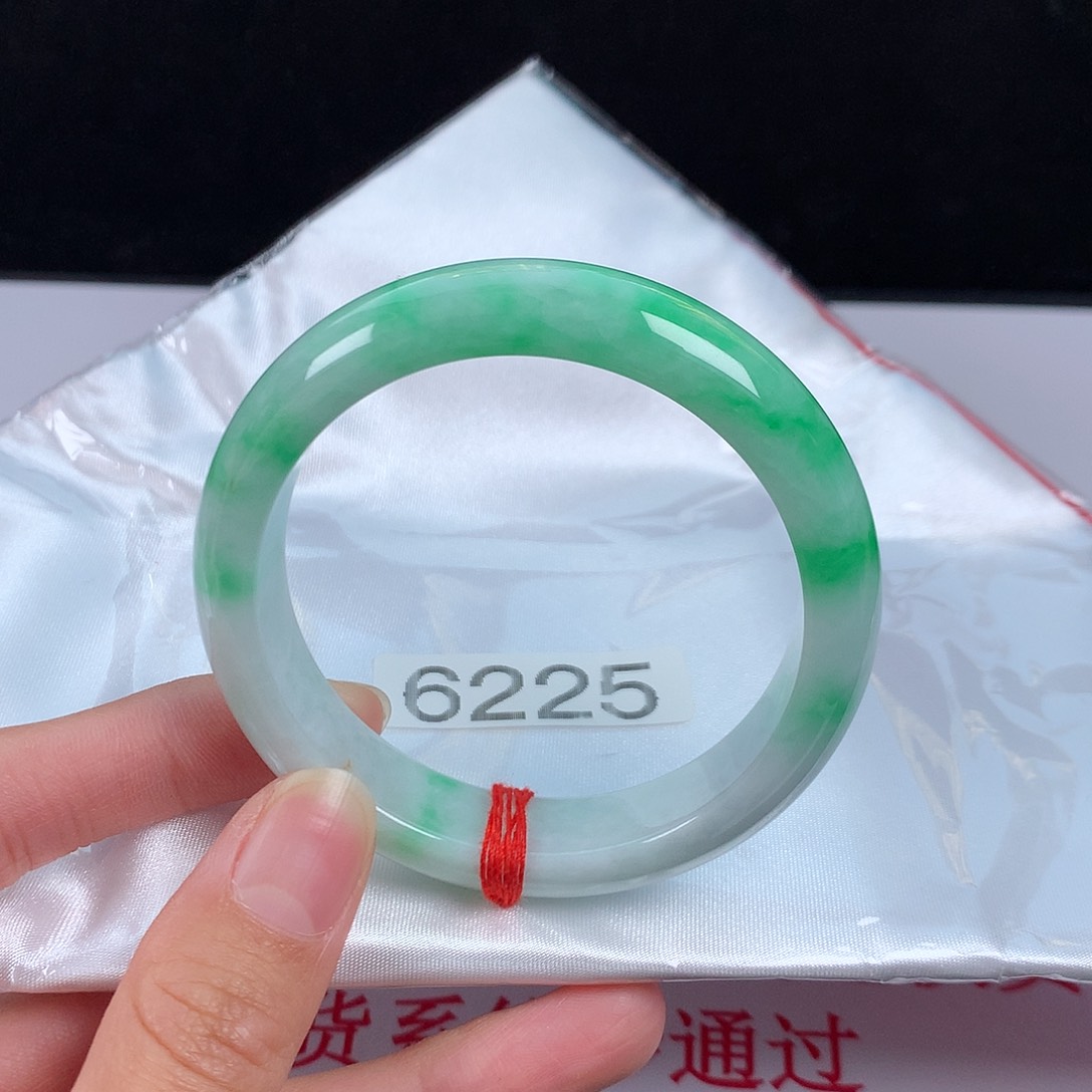 【闪购商品】翡翠手镯未镶嵌53圈口 包容顺圈长纹