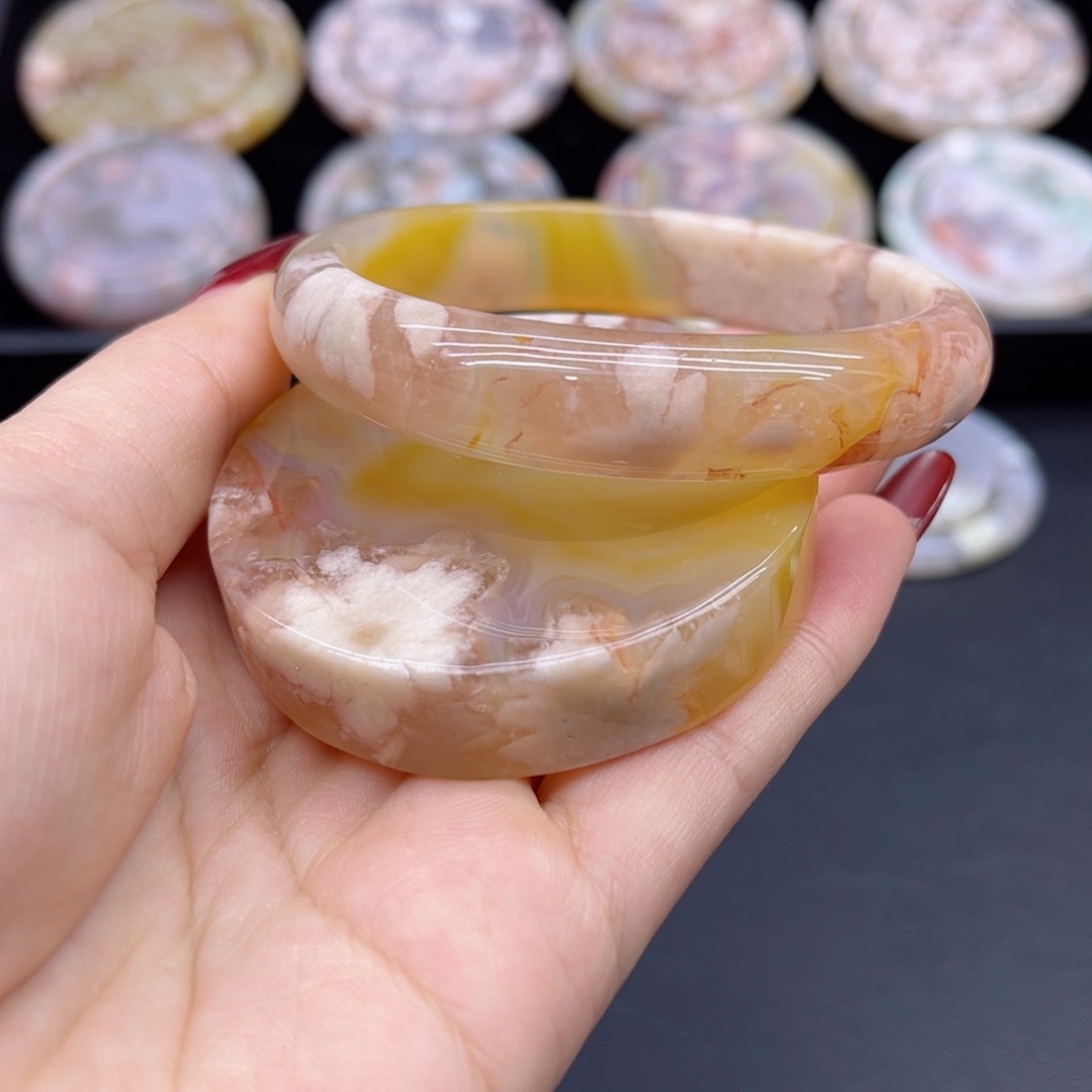 玛瑙/玉髓手镯未镶嵌60