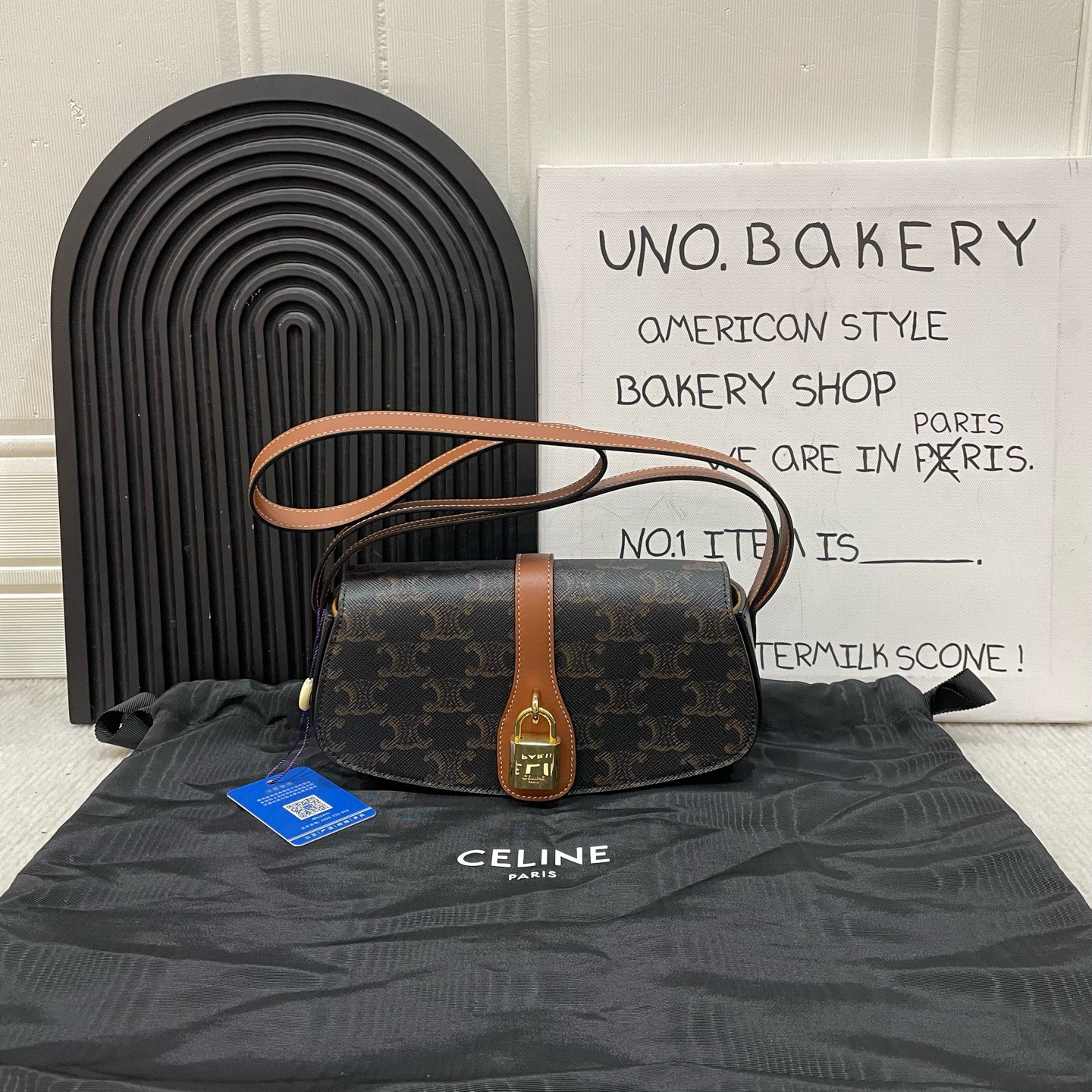 95新 Celine/思琳 老花锁头包 法棍腋下包  