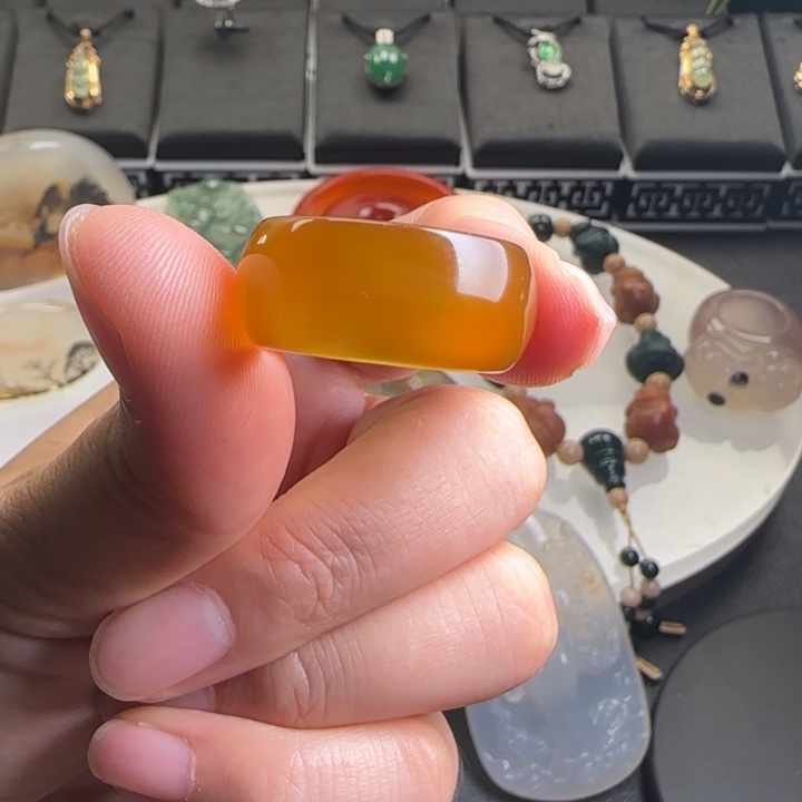 未镶嵌吊坠(赠链)玛瑙/玉髓戒指