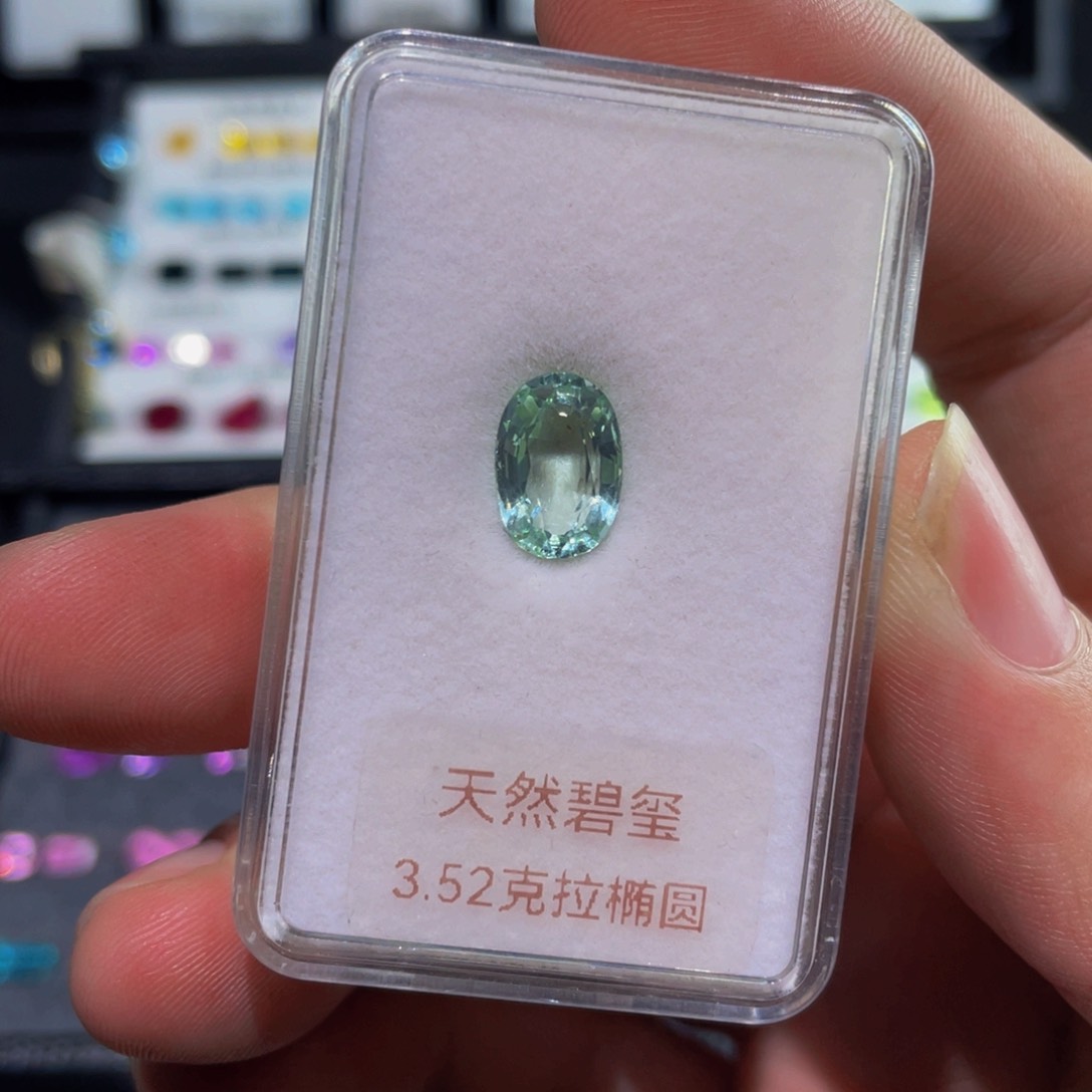碧玺裸石未镶嵌薄荷绿玻璃体3.52克拉