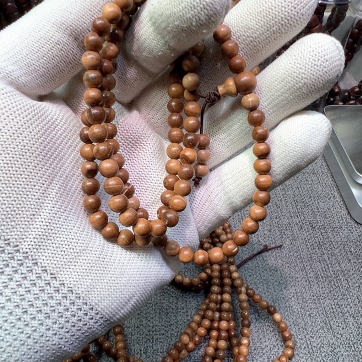 木质类檀香木0..6……108……瑕疵