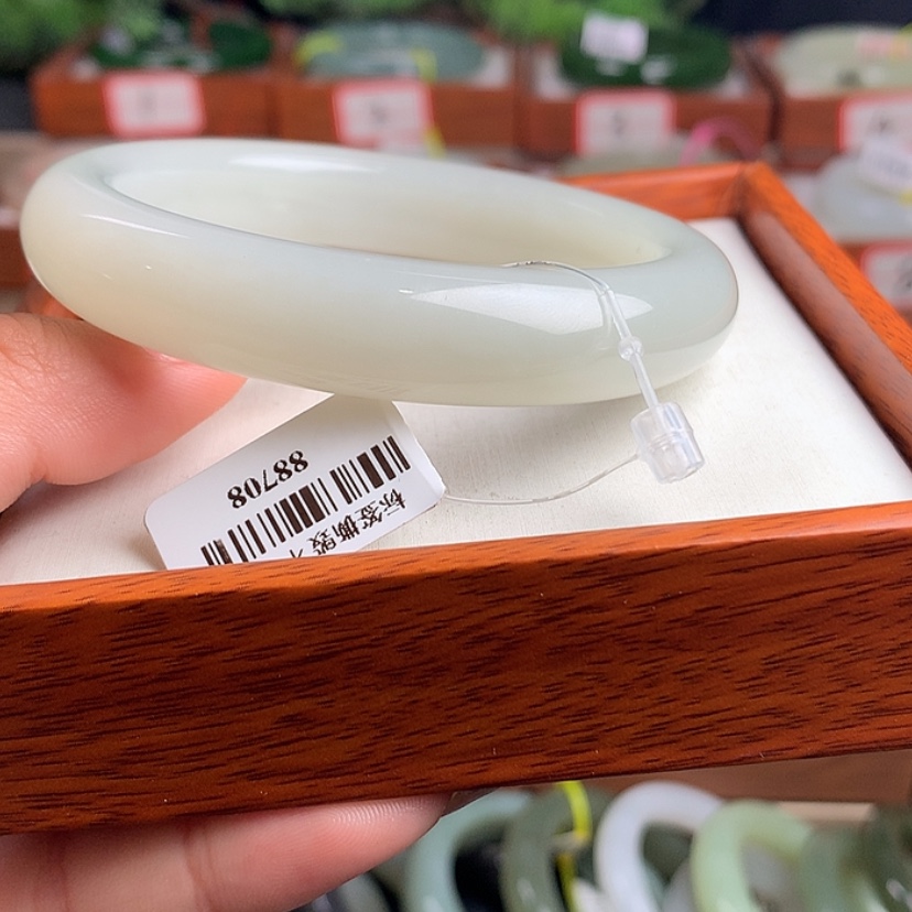 【闪购商品】和田玉未镶嵌手镯