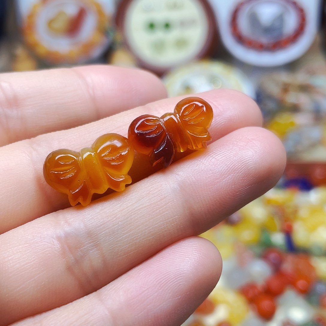 琥珀裸石未镶嵌发一个