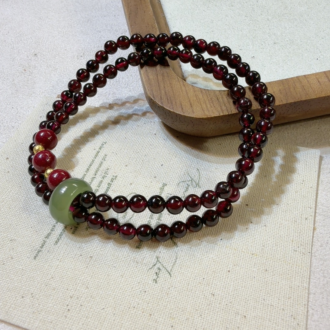 天然石榴石双圈和田玉环环相扣H80