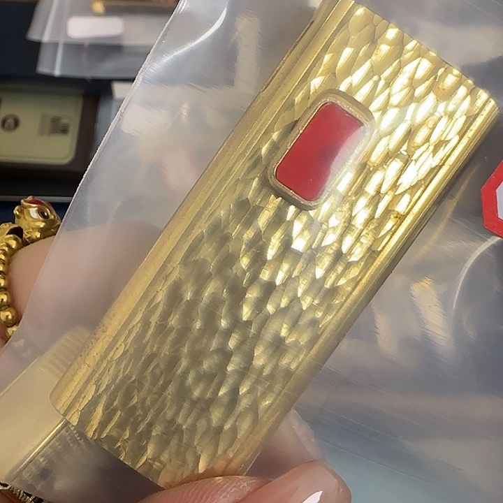 云***君哈徳森金陨石坑脉冲