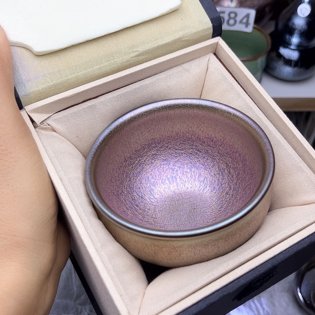 茶盏陶瓷他超级显腿长