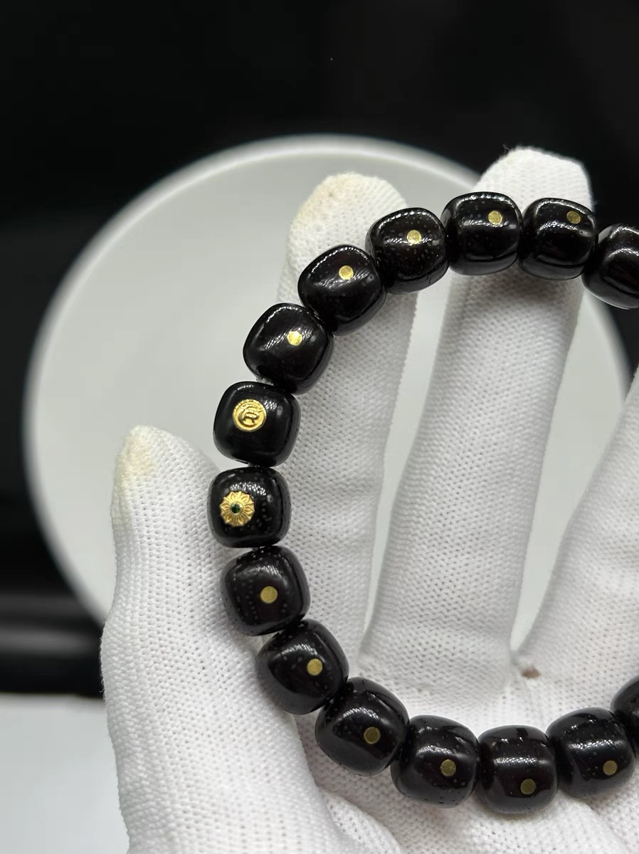 海南星月菩提毕业收藏级10年落地陈籽满红10X11桶珠满透佛珠24K