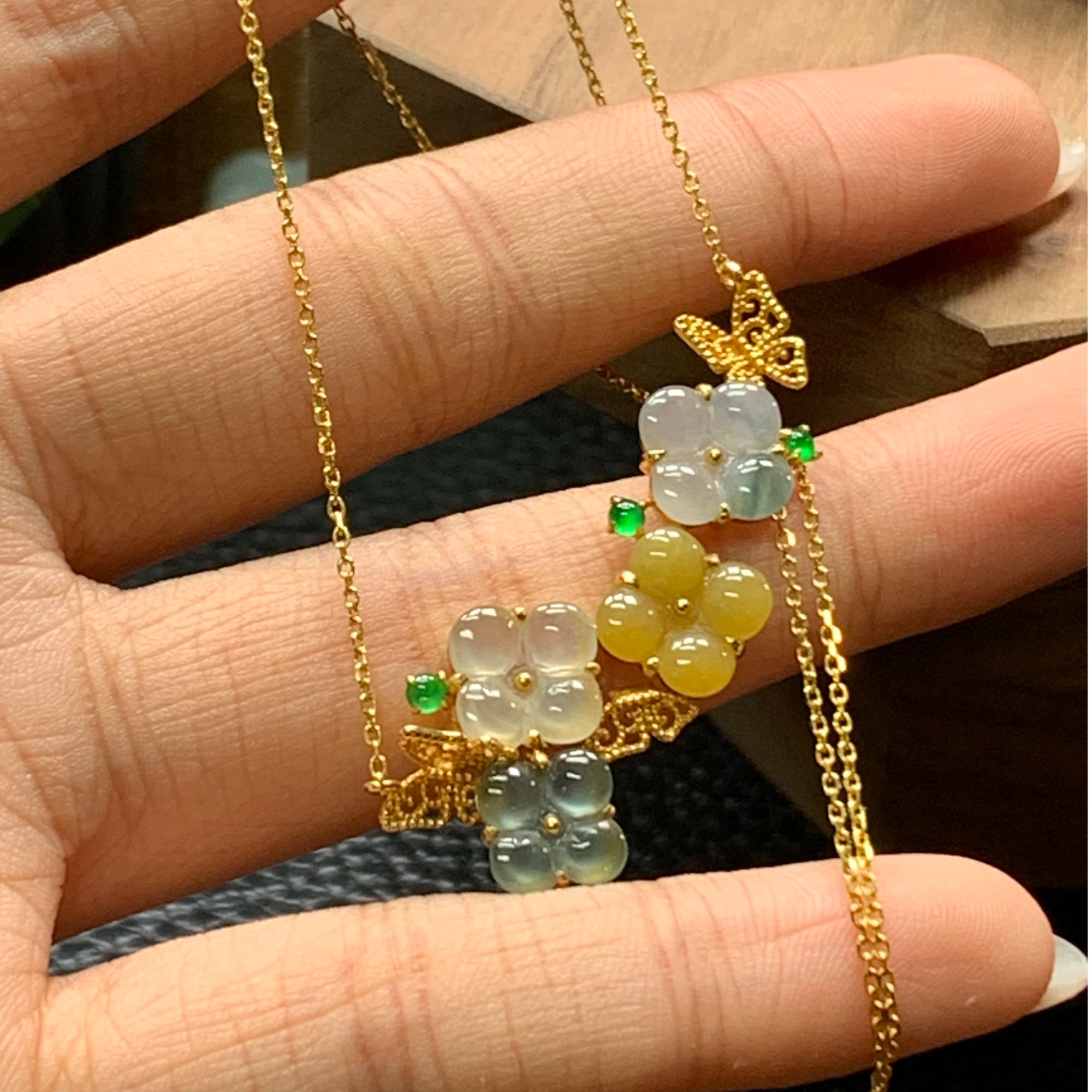 【3月7日】18K金镶嵌翡翠花朵项链 112