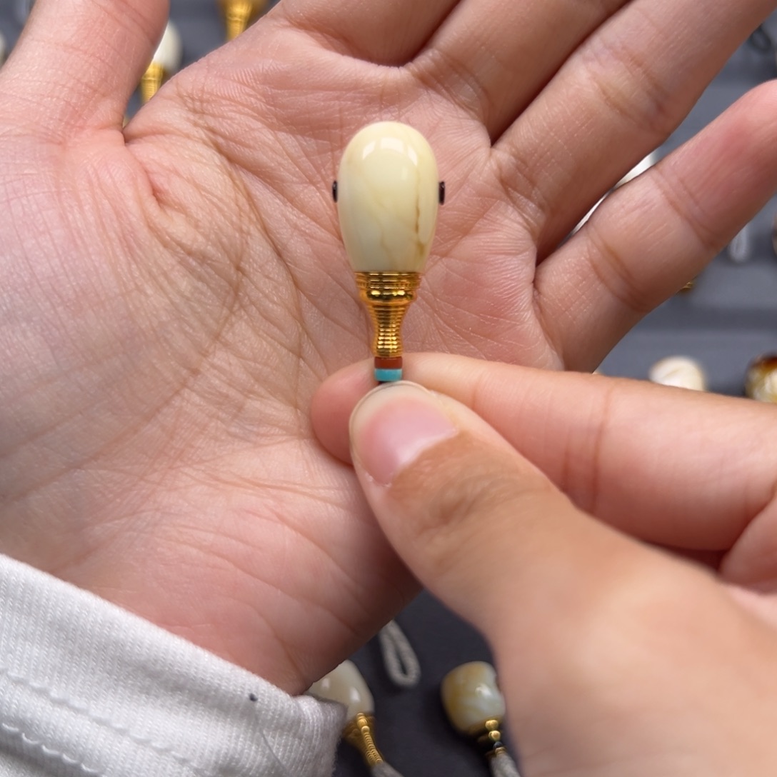 琥珀未镶嵌裸石12.1mm