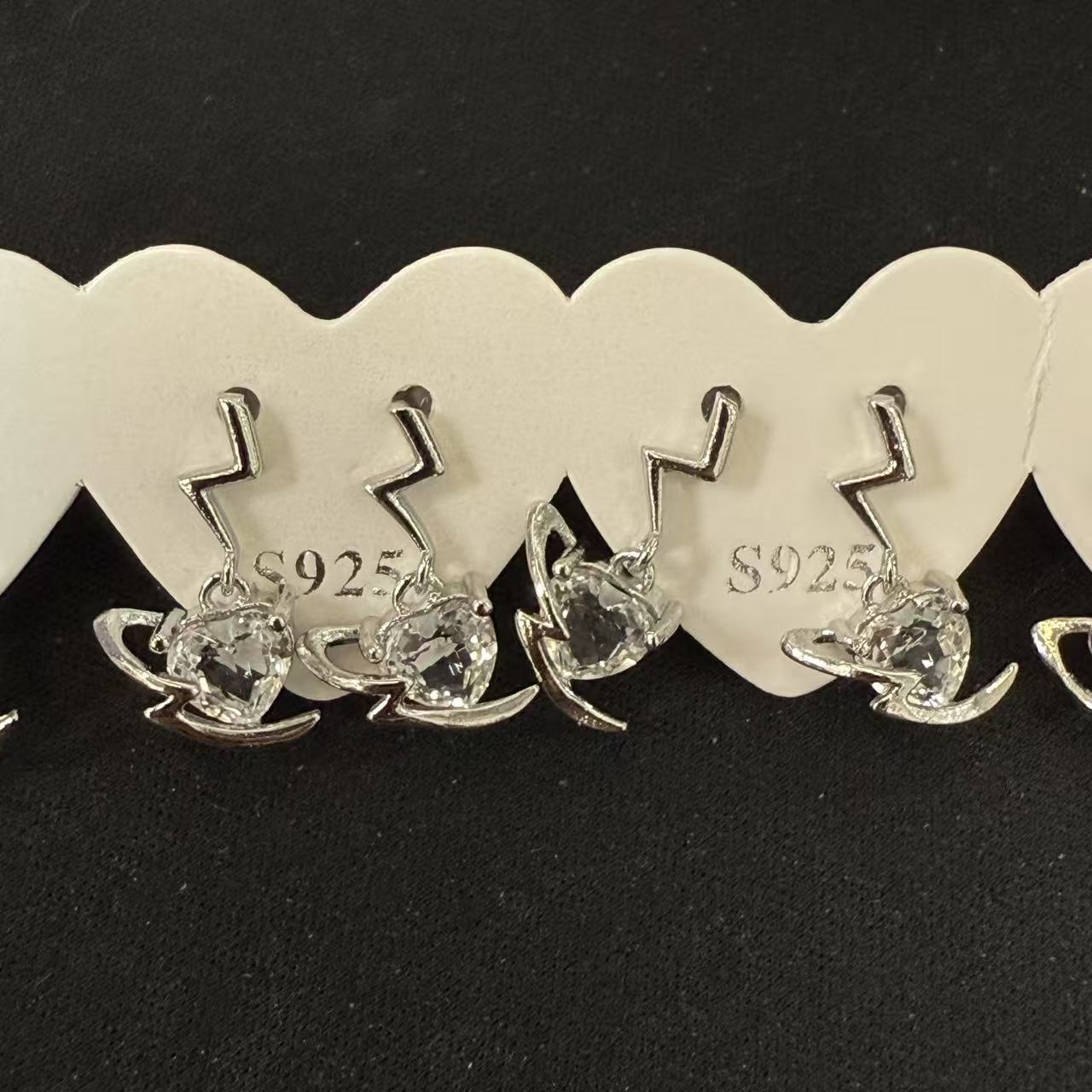 925白水晶闪电耳钉*（多样性发一件）