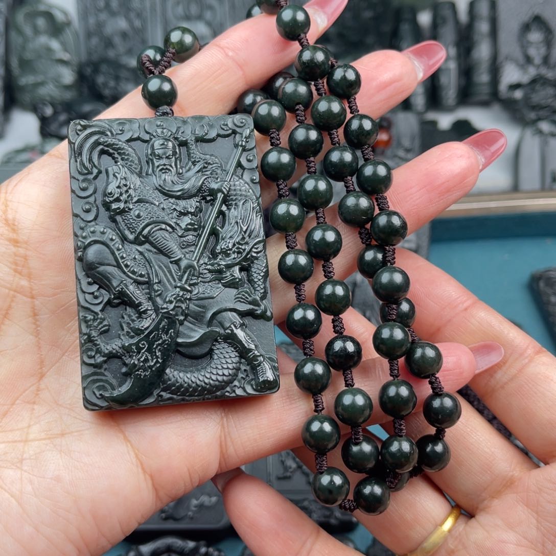 和田玉颈饰未镶嵌王*