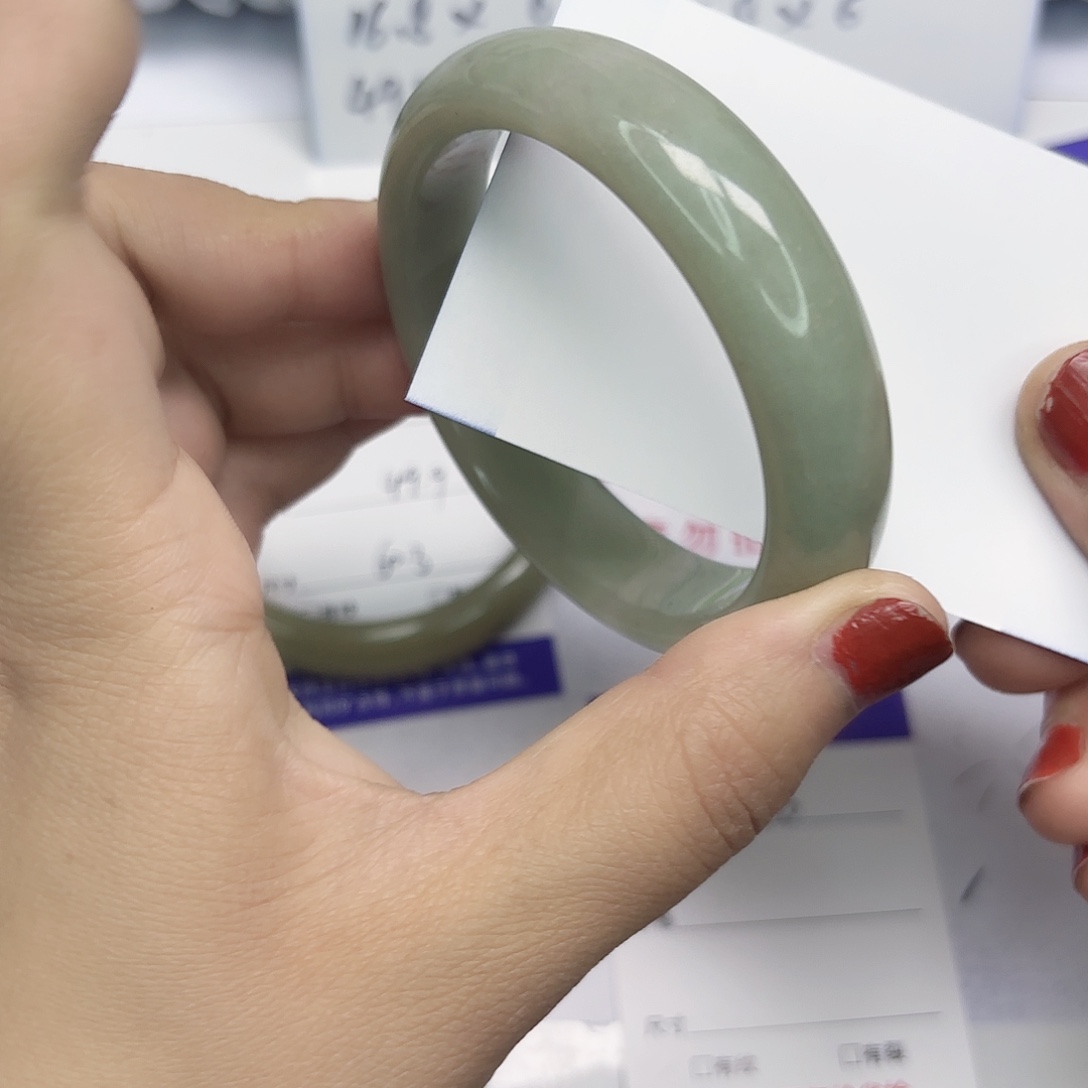 石英质玉未镶嵌手镯36/5857