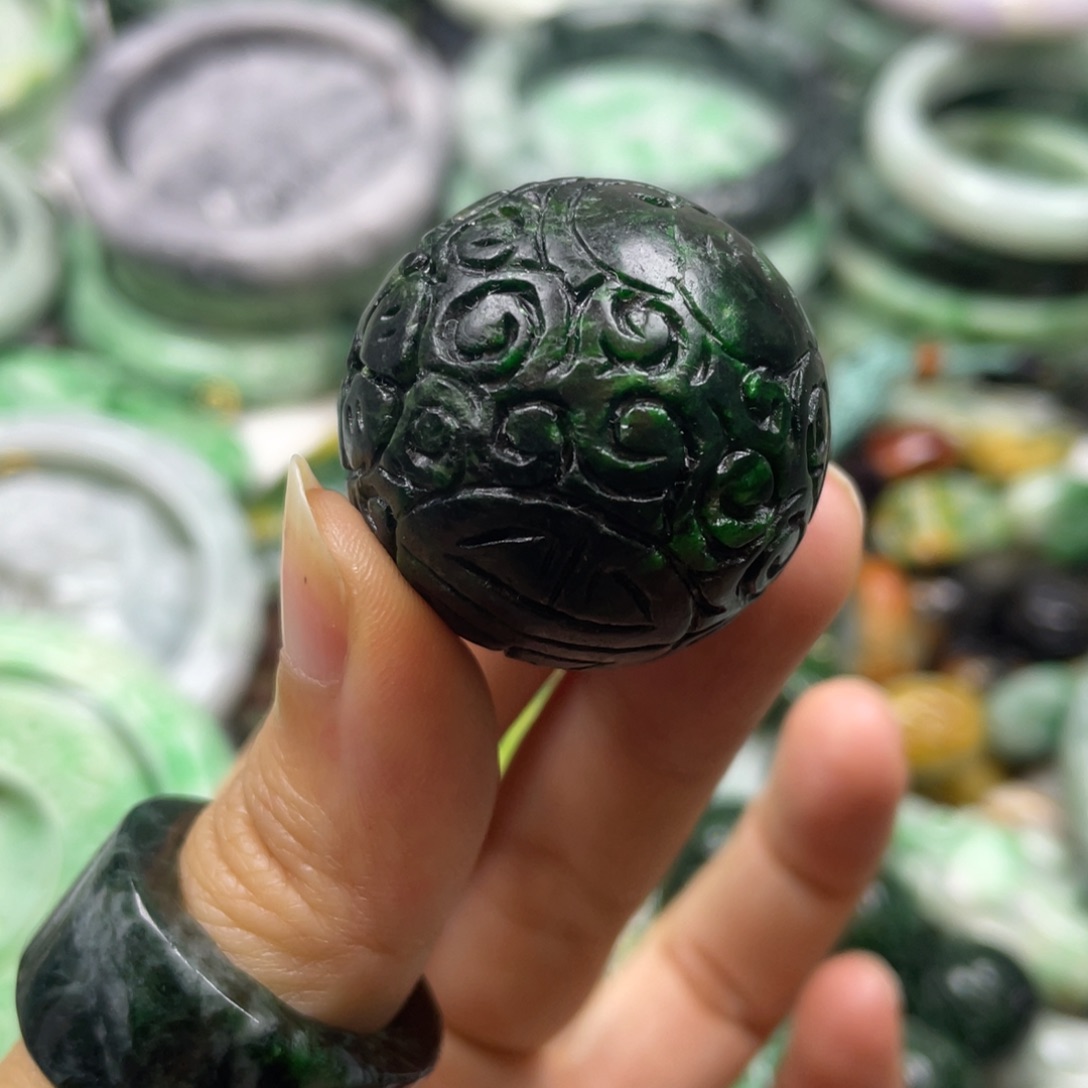 翡翠未镶嵌颈饰用****1牌子