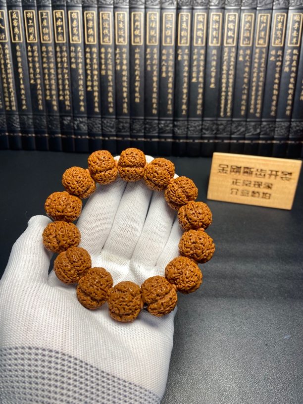 严选树王梅花金刚菩提 6号。