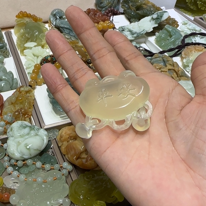 蛇纹石玉吊坠未镶嵌