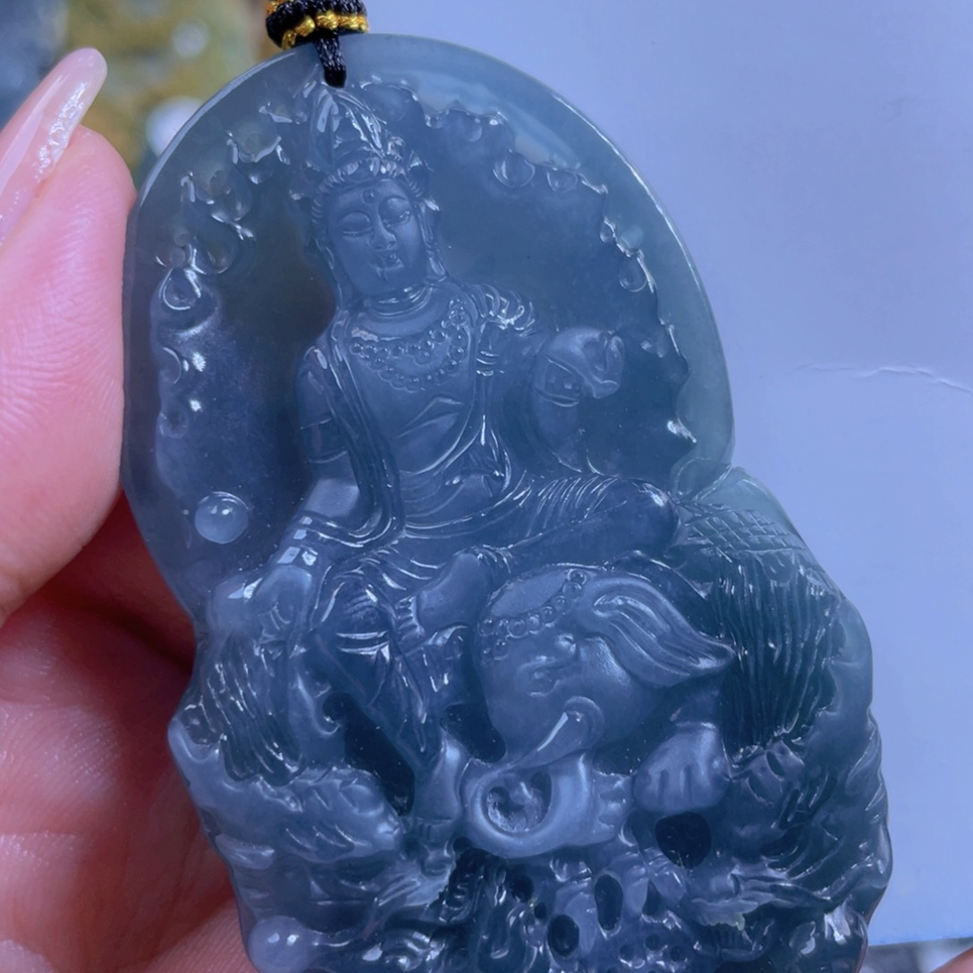 开***好翡翠未镶嵌颈饰翡翠