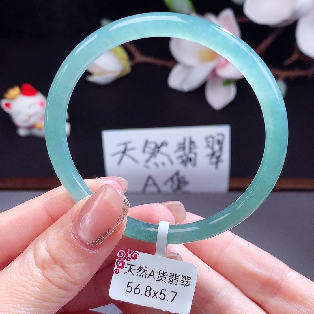 翡翠手镯（圆镯）未镶嵌