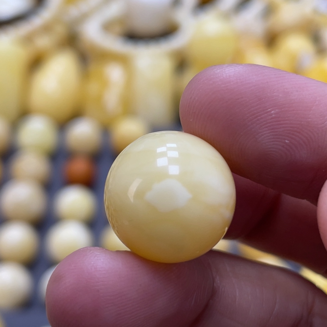 蜜蜡未镶嵌裸石16.4mm