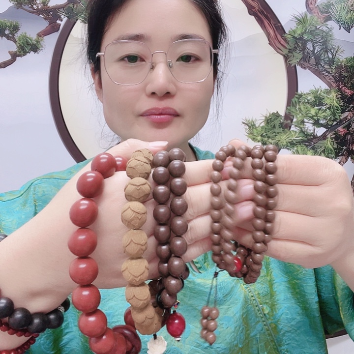 1.8藏红花手持➕安宫1.8手持➕1.2苏合双圈➕0.8古龙涎108