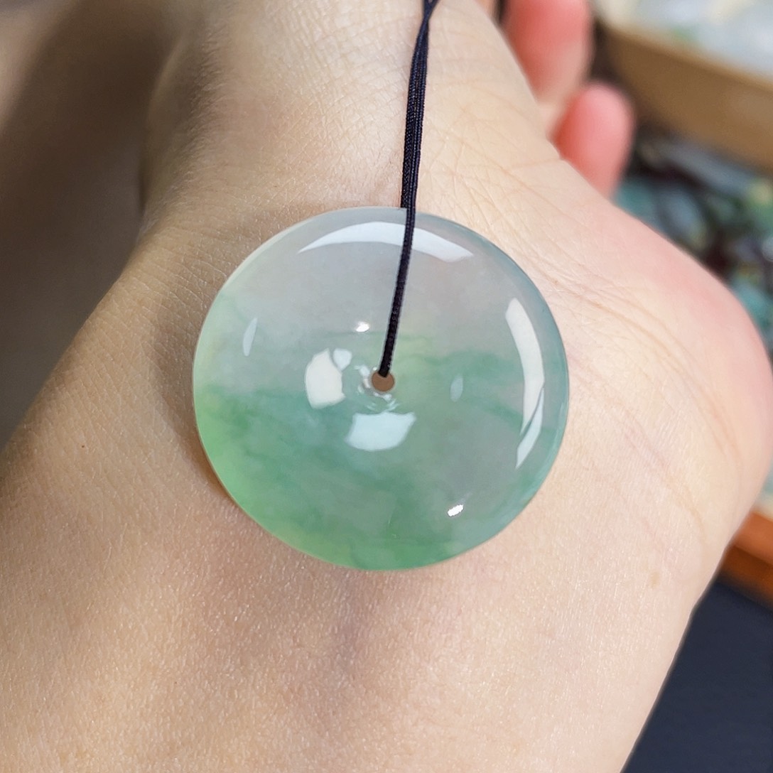 颈饰未镶嵌翡翠吊坠