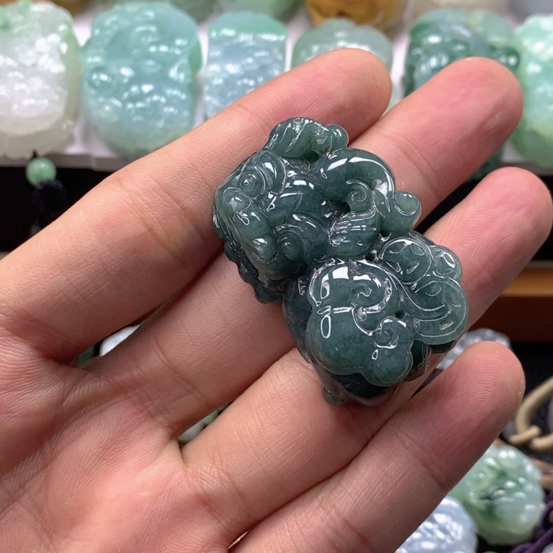 翡翠未镶嵌颈饰翡翠