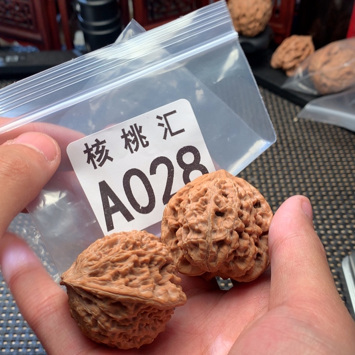 吊坠文玩核桃狮子毛