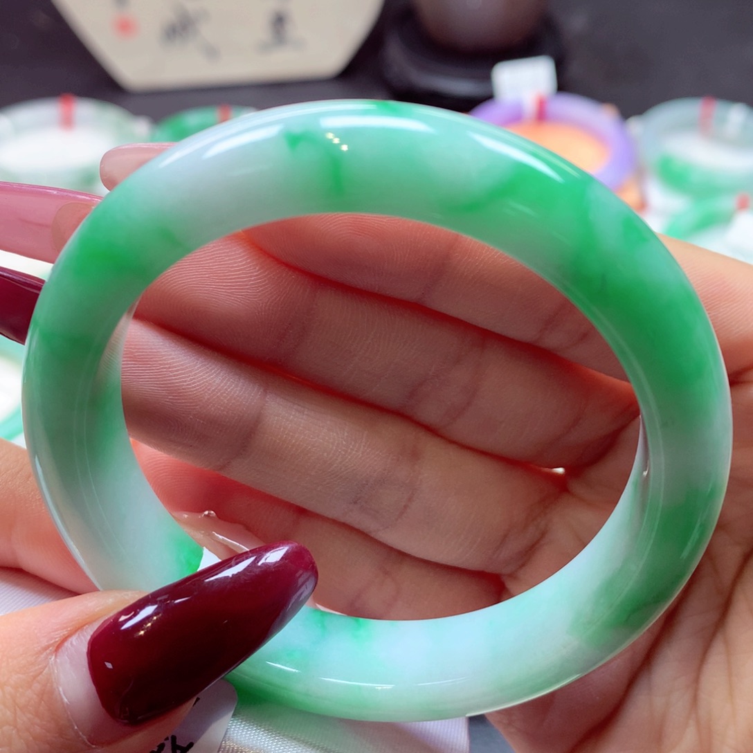 翡翠手镯未镶嵌正圈8号66