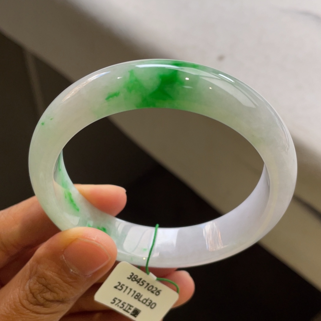 翡翠未镶嵌手镯白底青手镯