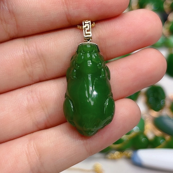 和田玉（碧玉）颈饰18K金镶嵌