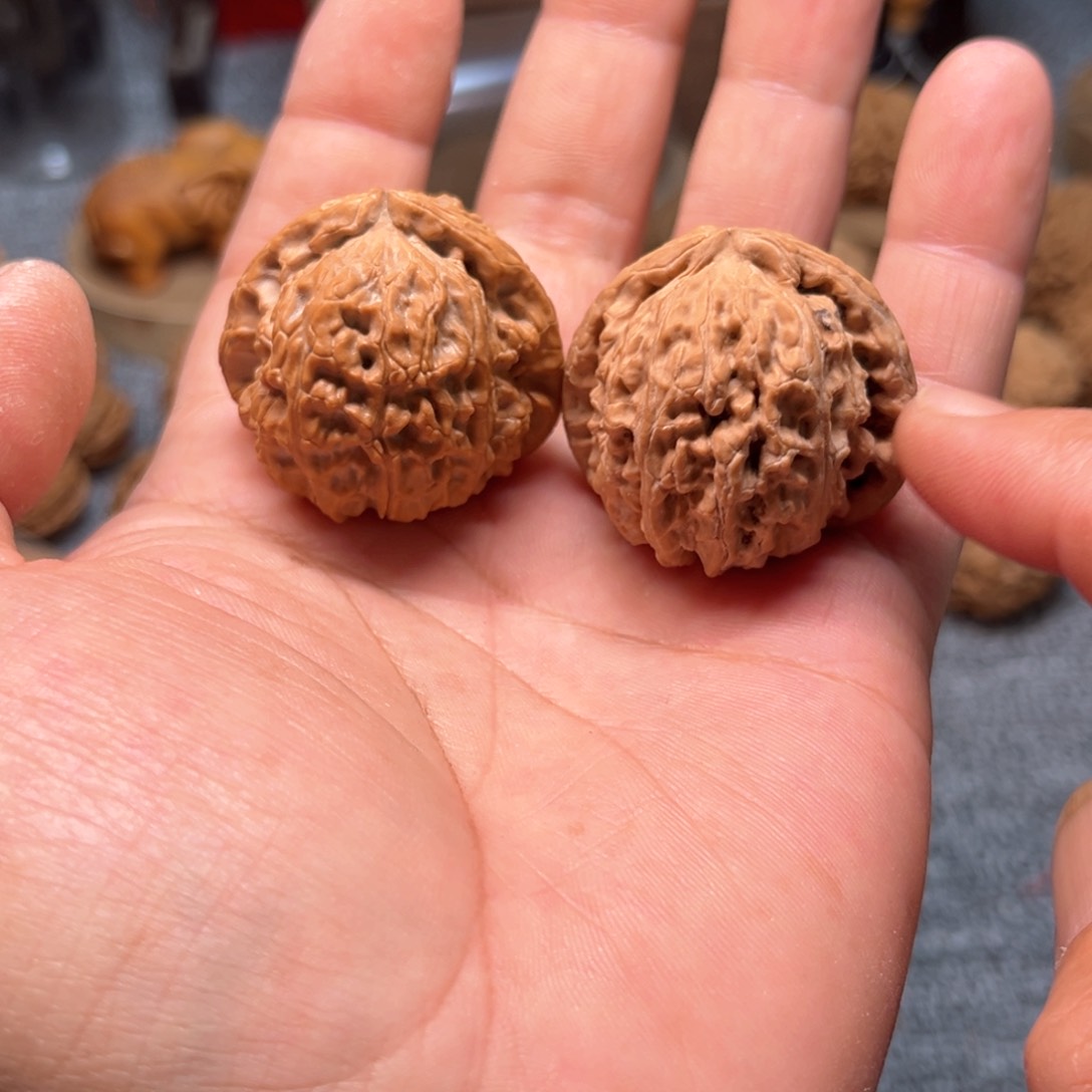 文玩核桃把件ᅠᅠᅠᅠ**三角白