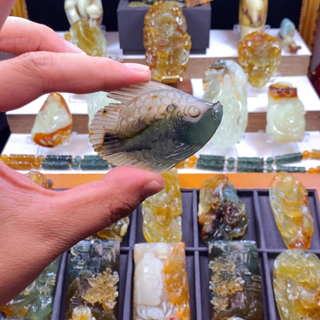 蛇纹石玉未镶嵌颈饰清**凝