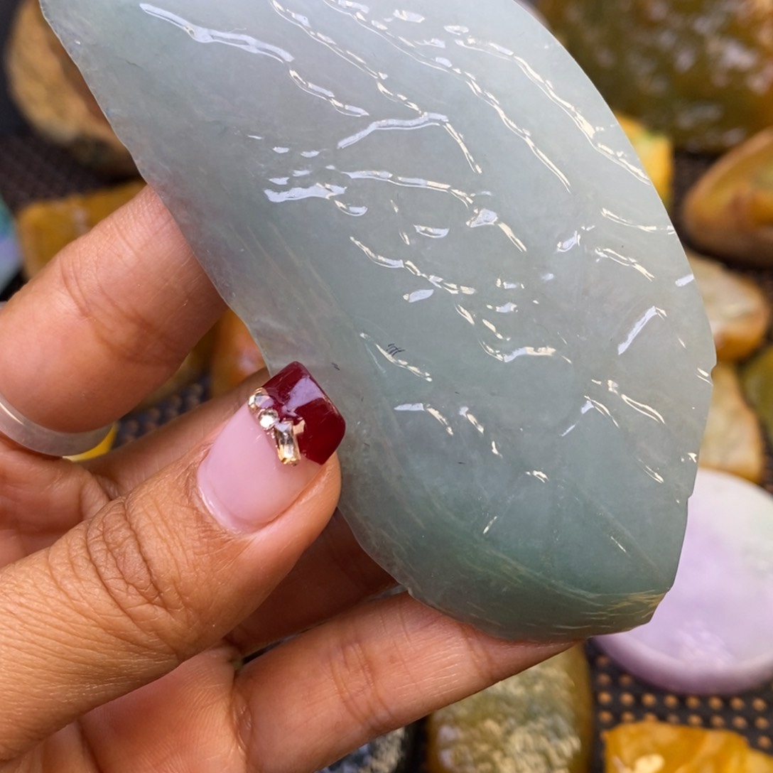 翡翠颈饰未镶嵌翡翠