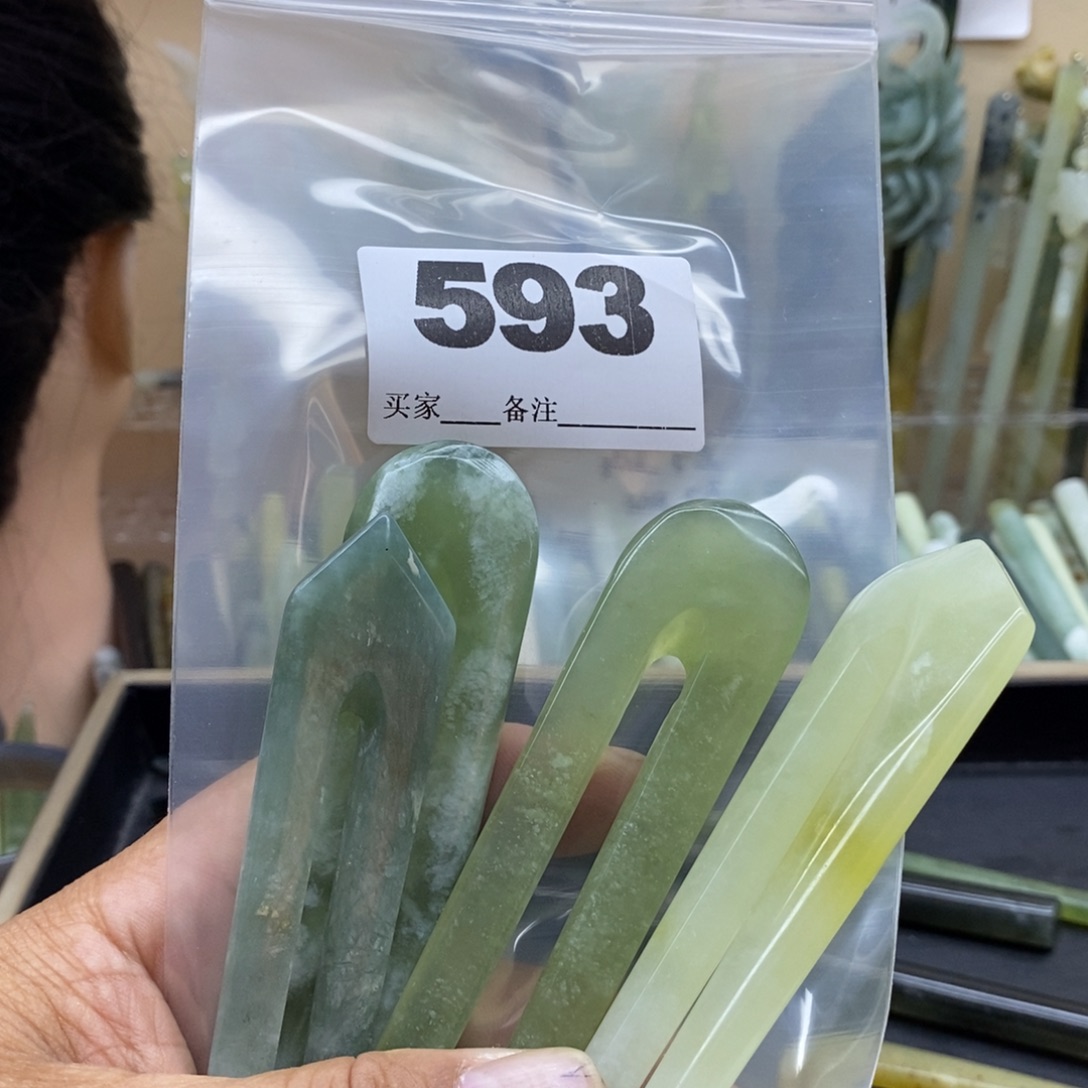 火***宣蛇纹石玉合金颈饰