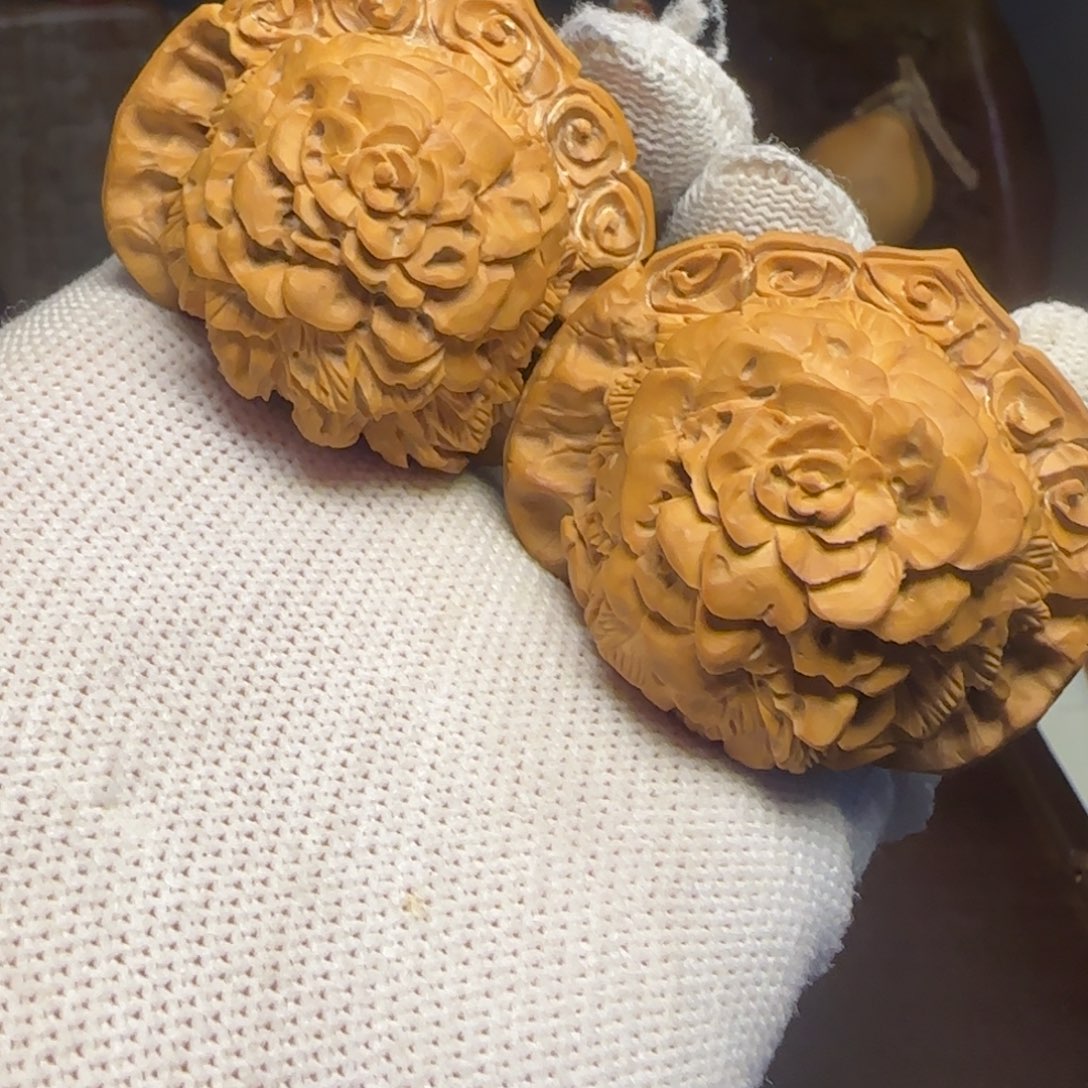 把件文玩核桃全手雕刻（牡丹）