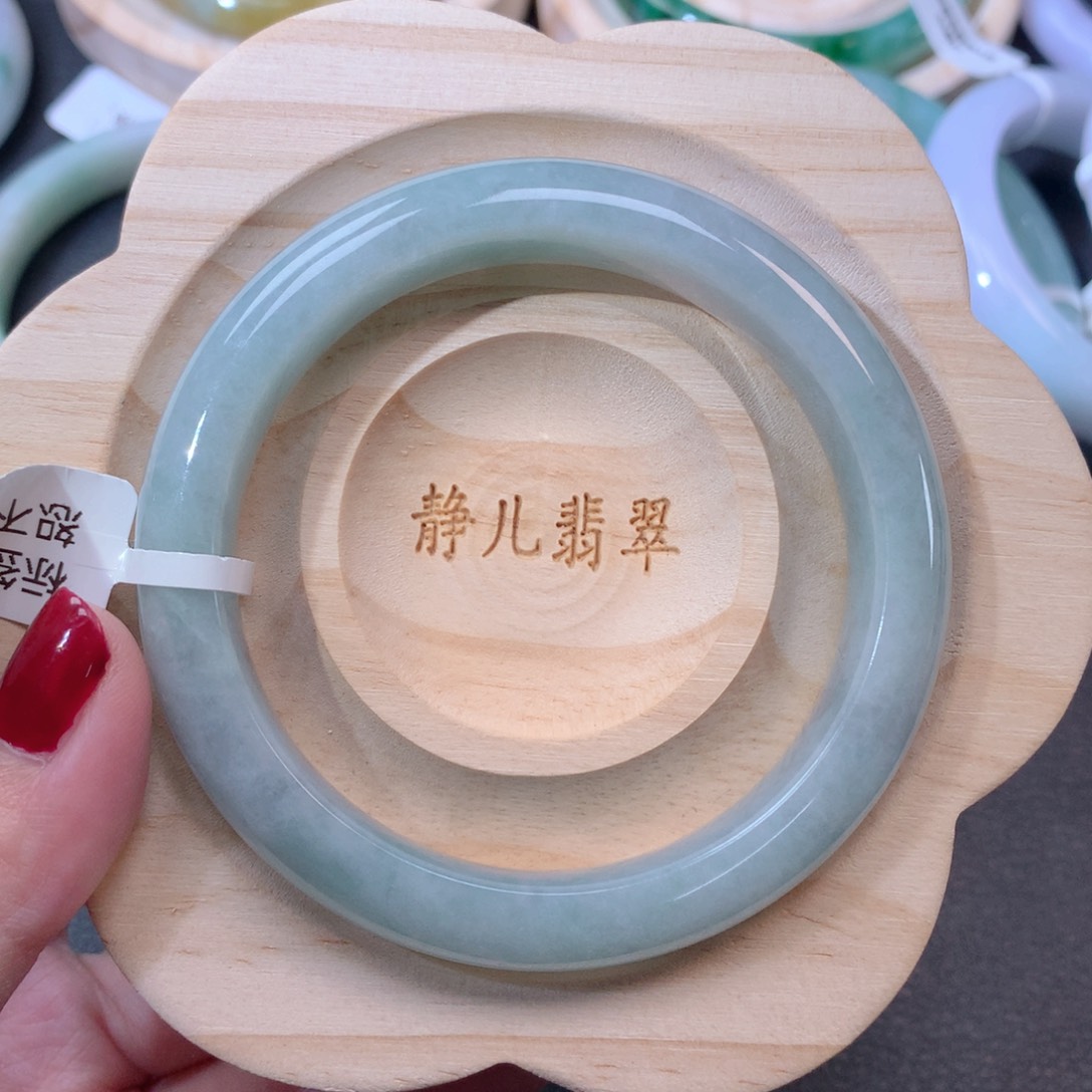 翡翠手镯未镶嵌57圈口