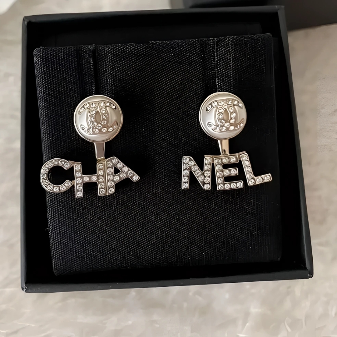 未使用 Chanel/香奈儿 耳钉耳环字母精致时尚