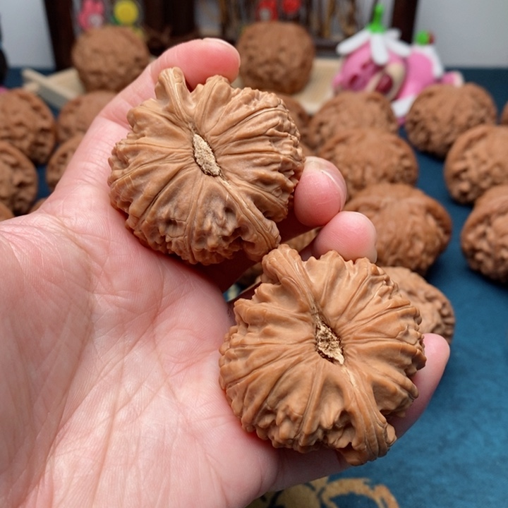 文玩核桃把件白狮子46