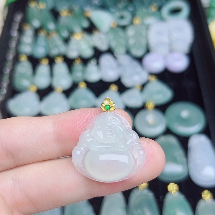 翡翠18K金镶嵌颈饰翡翠