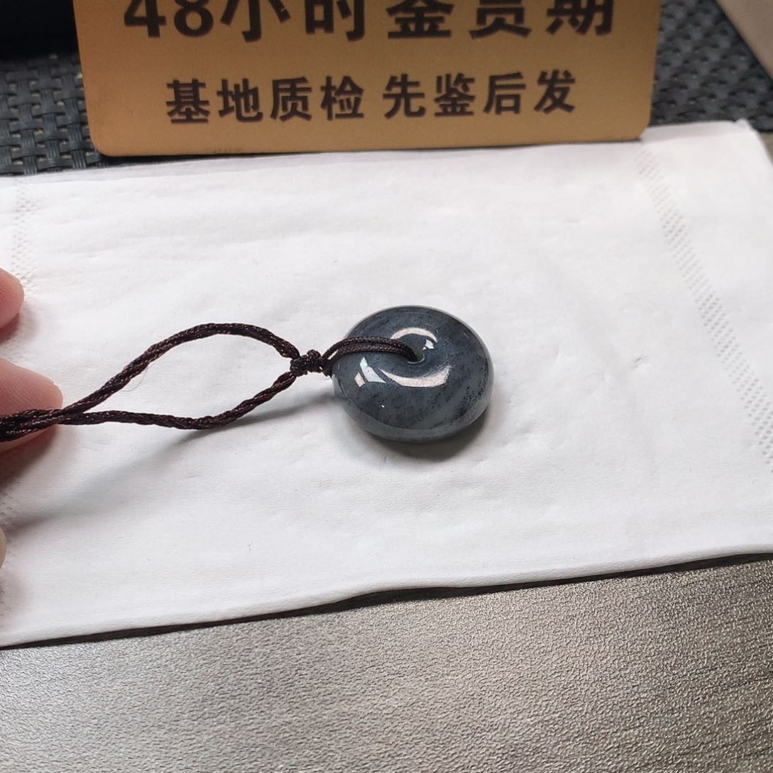 颈饰未镶嵌和田玉扣