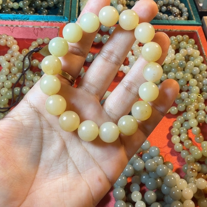 晓***文和田玉（糖玉）未镶嵌手链