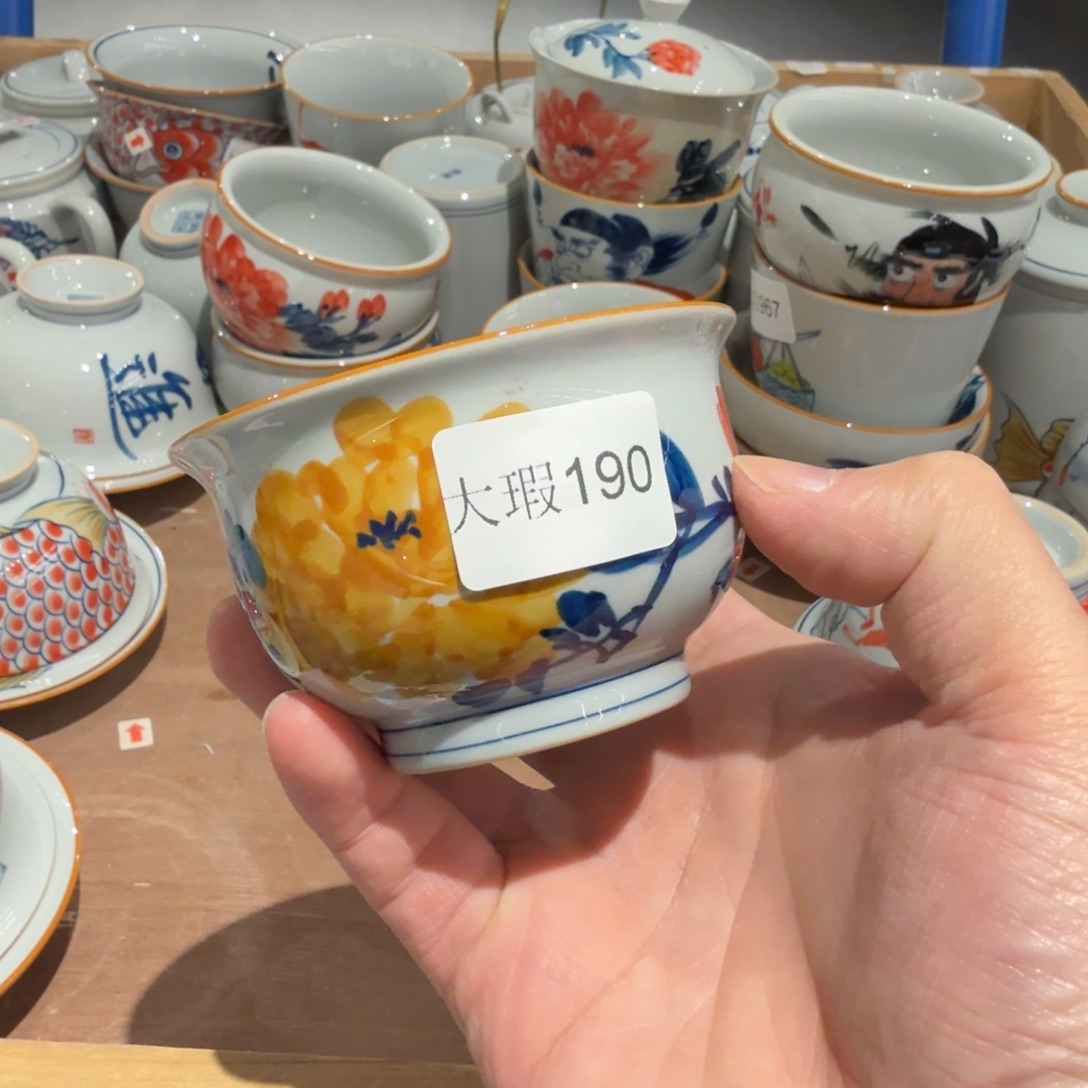 釉下手绘茶具微瑕